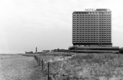 Germany, Rostock,Warnemünde, Hotel Neptun., 1975, Kohut család, GDR, Fortepan #269456