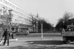 Germany, Berlin, Kelet-Berlin, háttérben balra a TV torony, jobbra a Vörös Városháza (Rotes Rathaus) tornya., 1975, Kohut család, GDR, East-Berlin, Fortepan #269460