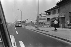 Hungary, Budapest XI., Budaőrsi út, a felvétel a Rimaszombati út, az Osztapenkó szobor közelében készült, távolban a Gellért-hegy részlete látható., 1974, Középületépítő Vállalat - Kreszán Albert - Koczka András - Kemecsei József, bus, Budapest, Fortepan #269517