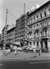 Magyarország, Budapest VII., Rákóczi út, szemben az Akácfa utca 3. szám alatti EMKE Szálloda építkezése látható., 1971, Középületépítő Vállalat - Kreszán Albert - Koczka András - Kemecsei József, Budapest, Fortepan #269609