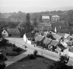 Magyarország, Kőszeg, kilátás a Jurisics-vár tornyából, előtérben a Várkör, mögötte a Hegyalja utca., 1969, Ladinek Viktor, Fortepan #269617