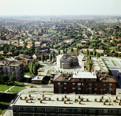 Magyarország, Szolnok, kilátás a Várkonyi István téri toronyházból, középen a Kassai úti Általános Iskola., 1970, Ladinek Viktor, iskola, Fortepan #269698