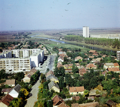 Magyarország, Szolnok, kilátás a Várkonyi István téri toronyházból a Zagyva folyó feletti vasúti híd és a Városmajor (Vörös Csillag) út melletti toronyház felé., 1970, Ladinek Viktor, magasház, vasúti híd, Fortepan #269700