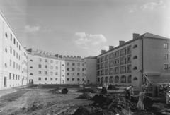 Magyarország, Óbuda, Budapest III., társasház a Hunor utca - Vihar utca - Velence utca határolta területen., 1956, UVATERV, építkezés, szocreál, csákány, Budapest, Fortepan #26980