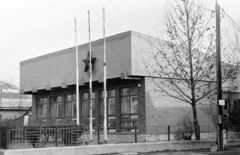 Hungary, Tarcal, Fő utca 66., Pártház, később takarékszövetkezet a Rákóczi utcáról nézve., 1974, Leskó Imre, Party Headquarters, Fortepan #269804