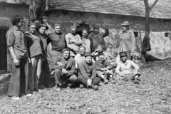 Hungary, Tarcal, 1974, Leskó Imre, sitting on the ground, tableau, worker, Fortepan #269816