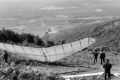 Hungary, Tarcal, Kopasz-hegy, startra váró sárkányrepülők., 1980, Leskó Imre, bird's eye view, hang-glider, waiting, Fortepan #269850