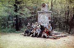 Hungary, Pilis Mountains, Pilis-nyereg, Szovjet emlékmű (Kucs Béla) Pilisszentlélek határában., 1964, Szilvási hagyaték, colorful, Fortepan #270013