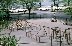 Magyarország, Budapest V., a mai Olimpia park területe, a Széchenyi rakpart a Balassi Bálint utca 9-11-ből nézve. Jobbra a Stollár Béla utca torkolata., 1970, Szilvási hagyaték, Budapest, színes, Fortepan #270031