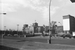 Németország, Berlin, Kelet-Berlin, Pariser Platz, a háttérben a nyugat-berlini oldalon a Reichstag épülete., 1970, Ungár Nóra, Fortepan #270065