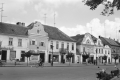 Magyarország, Kőszeg, Fő (Köztársaság) tér., 1966, Vozárik Edit, kerékpár, Fortepan #270086