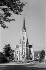 Magyarország, Kőszeg, Fő (Köztársaság) tér, a Jézus Szíve-templom és előtte a Szentháromság-szobor., 1966, Vozárik Edit, Fortepan #270094