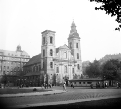 Hungary, Budapest V., Belvárosi Nagyboldogasszony Főplébánia-templom., 1955, Vozárik Edit, Budapest, street view, church, Fortepan #270113