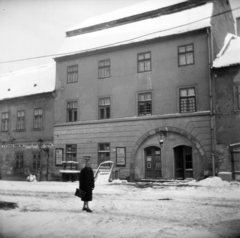 Magyarország, budai Vár, Budapest I., Fortuna utca 3., Pest-Buda vendéglő., 1956, Vozárik Edit, Budapest, üzletportál, képarány: négyzetes, házszám, Fortepan #270120