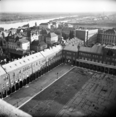 Hungary, Szeged, kilátás a Fogadalmi templom tornyából, előtérben a Dóm tér, mögötte a sebészeti klinika tömbje., 1958, Vozárik Edit, bird's eye view, Fortepan #270157