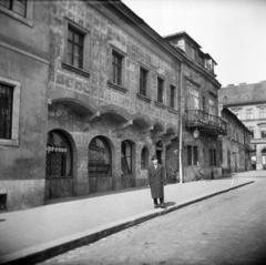 Magyarország, budai Vár, Budapest I., Tárnok utca 14., Tárnok eszpresszó., 1958, Vozárik Edit, Budapest, eszpresszó, erkély, Fortepan #270162