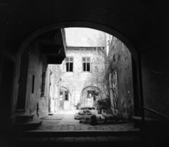 1959, Vozárik Edit, gateway, arch, inner courtyard, Fortepan #270180