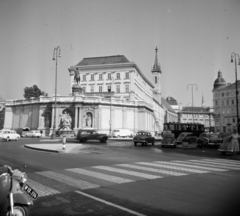 Austria, Vienna, Albertinaplatz, szemben a Danubius-kút és az Albert-palota., 1961, Vozárik Edit, Volkswagen Beetle, monument, crosswalk, Fountain, Fortepan #270189