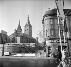 Szlovákia, Zsolna, Námestie Andreja Hlinku, a Burian-harangtorony és a Szentháromság-templom., 1963, Vozárik Edit, Fortepan #270242