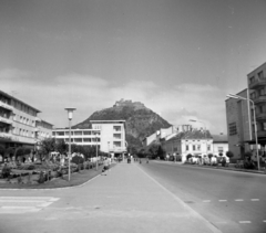 Romania,Transylvania, Deva, Bulevardul 1 Decembrie 1918, szemben a Várhegy., 1963, Vozárik Edit, Fortepan #270309