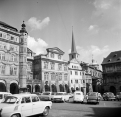 Csehország, Prága, Kisoldal tér (Malostranské námesti). Háttérben a Szent Tamás-templom tornya., 1968, Vozárik Edit, Fortepan #270321