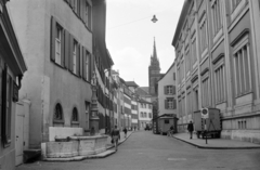 Svájc, Bázel, Augustinergasse, háttérben a székesegyház (Basler Münster) tornya., 1962, Vozárik Edit, utcakép, Fortepan #270382