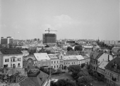 Magyarország, Veszprém, kilátás a Tűztoronyból, előtérben az Óváros (Vöröshadsereg) tér. Szemben az épülő toronyház látható., 1972, Vozárik Edit, Fortepan #270413