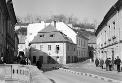 Magyarország, Eger, Dobó István tér, szemben a Szenátor-ház az Eger-patak feletti hídról nézve., 1976, Vozárik Edit, Fortepan #270457