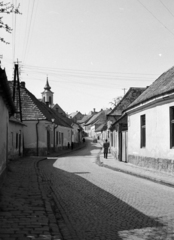 Magyarország, Szentendre, Bogdányi út (Vöröshadsereg utca), szemben a Blagovesztenszka görögkeleti templom tornya látható., 1968, Vozárik Edit, Fortepan #270464