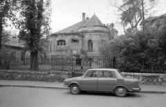 Hungary, Budapest II., Nyúl utca 14. (Hajdan Molnár Ferenc vásárolta a villát Darvas Lilinek)., 1977, Ungváry Rudolf, Budapest, Fortepan #270572