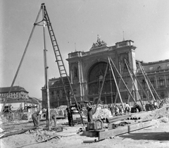 Magyarország, Budapest VIII., Baross tér, a metróépítés területe a Keleti pályaudvar előtt., 1952, Fortepan, vasút, építkezés, pályaudvar, eklektikus építészet, Budapest, Rochlitz Gyula-terv, Fortepan #27059