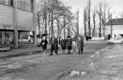 Hungary,Lake Balaton, Fonyód, a felvétel a Dísz téren készült, szemben a vasútállomás., 1965, Fodor András örökösei, Fortepan #270883