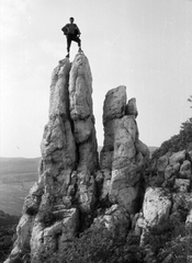 Hungary, Csobánka, Oszoly-szikla, Óratorony., 1968, Drimbe József, rock, Mountaineering, spreading, crag, Fortepan #27094