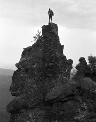 Hungary, a Vadálló-kövek Árpád trónja nevű alakzata., 1968, Drimbe József, rock, Mountaineering, crag, Fortepan #27095