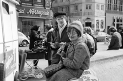 Denmark, Copenhagen, Amagertorv, a felvétel a Storkespringvandet / gólyás szökőkút medencéjénél készült, háttérben a Store Kirkestræde torkolata., 1977, Fodor András örökösei, Fortepan #270973