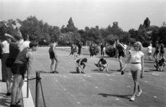 Magyarország, Margitsziget, Budapest, Úttörő sporttelep / Úttörő stadion (később Margitszigeti Atlétikai Centrum), úttörők országos négytusa versenye., 1961, Lipovits Károly, futóverseny, sportpálya, Fortepan #271155