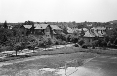 Magyarország, Sopron, Hunyadi János sportpálya / "licista sportpálya", szemben a tornyos épület a Hunyadi János utca - Berzsenyi Dániel utca sarkán áll., 1958, Lipovits Károly, lakóház, látkép, Fortepan #271173