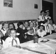 1965, Lipovits Károly, festive, Little drummer, classroom, soda water bottle, Fortepan #271518