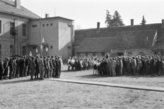 Hungary, Csorna, Árpád utca, ünnepség résztvevői az általános iskola udvarán (később Széchenyi István Általános Iskola)., 1962, Lipovits Károly, Fortepan #271669