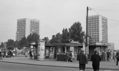 Németország, Drezda, Wiener Platz, háttérben a Reitbahnstraße 35. és 36. számú épület., 1969, Lipovits Károly, NDK, Fortepan #271683