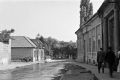 Hungary, Eger, Szvorényi József (Szovjet hadsereg) utca a Hatvan kapu (Lenin) tér felé nézve, balra a Sóház utca., 1962, Lipovits Károly, Fortepan #271779