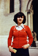 Hungary, Pécs, a felvétel a Szent Péter- és Szent Pál-székesegyház kapuja előtt készült., 1975, Darányi Zsolt, girl, Cathedral, Fortepan #272330