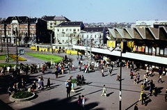 Hungary, Budapest II., Széll Kálmán (Moszkva) tér, jobbra a metróállomás csarnoka., 1977, Darányi Zsolt, Budapest, watch, Fortepan #272332