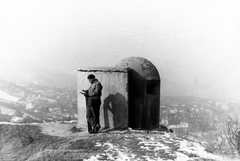 Magyarország, Budapest XII., légoltalmi megfigyelő bunker a Kissvábhegyen. Jobbra lent a János Kórház épületei látszanak., 1960, Hózer Benjamin, bunker, légoltalom, Budapest, Fortepan #272513