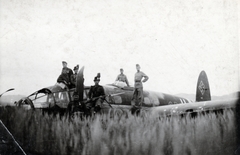 1943, Hózer Benjamin, repülőgép, járműroncs, Heinkel-márka, Luftwaffe, Heinkel He 111, csendőr, horogkereszt, Fortepan #272530