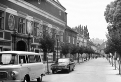 Hungary, Kőszeg, Jurisics tér, balra a Városháza., 1975, Miskolczi Zsuzsa, Barkas-brand, castle district, number plate, Fortepan #272667