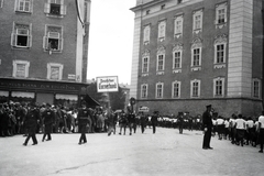 Ausztria, Salzburg, Alter Markt a Residenzplatz felé, szemben a Residenzbrunnen és mögötte az Újépület, jobbra a Residenz (Régi Érseki palota)., 1935, Fortepan/Album085, Fortepan #272848