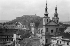 Csehország, Brno, Szent Mihály-templom, háttérben a Spilberk vár., 1963, Schermann Ákos, Fortepan #273015