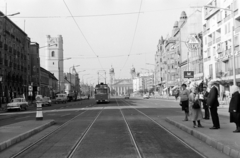 Hungary, Debrecen, Piac utca (Vörös Hadsereg útja), balra a református Kistemplom (Csonkatemplom), háttérben a Református Nagytemplom., 1967, Schermann Ákos, Fortepan #273047