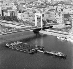 Hungary, Budapest I.,Budapest V., kilátás a Gellérthegyről az Erzsébet híd pesti hídfője és a Március 15. tér felé., 1975, Schermann Ákos, barge, Budapest, Fortepan #273096